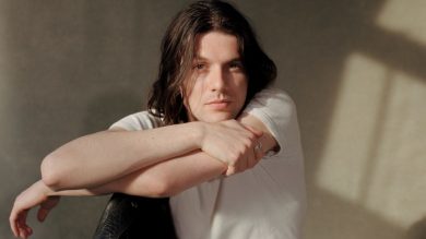 James Bay: “La chitarra non passerà mai di moda”