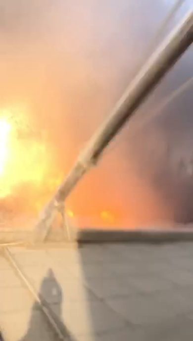 Il video dell’esplosione a Beirut nel deposito di fuochi d’artificio