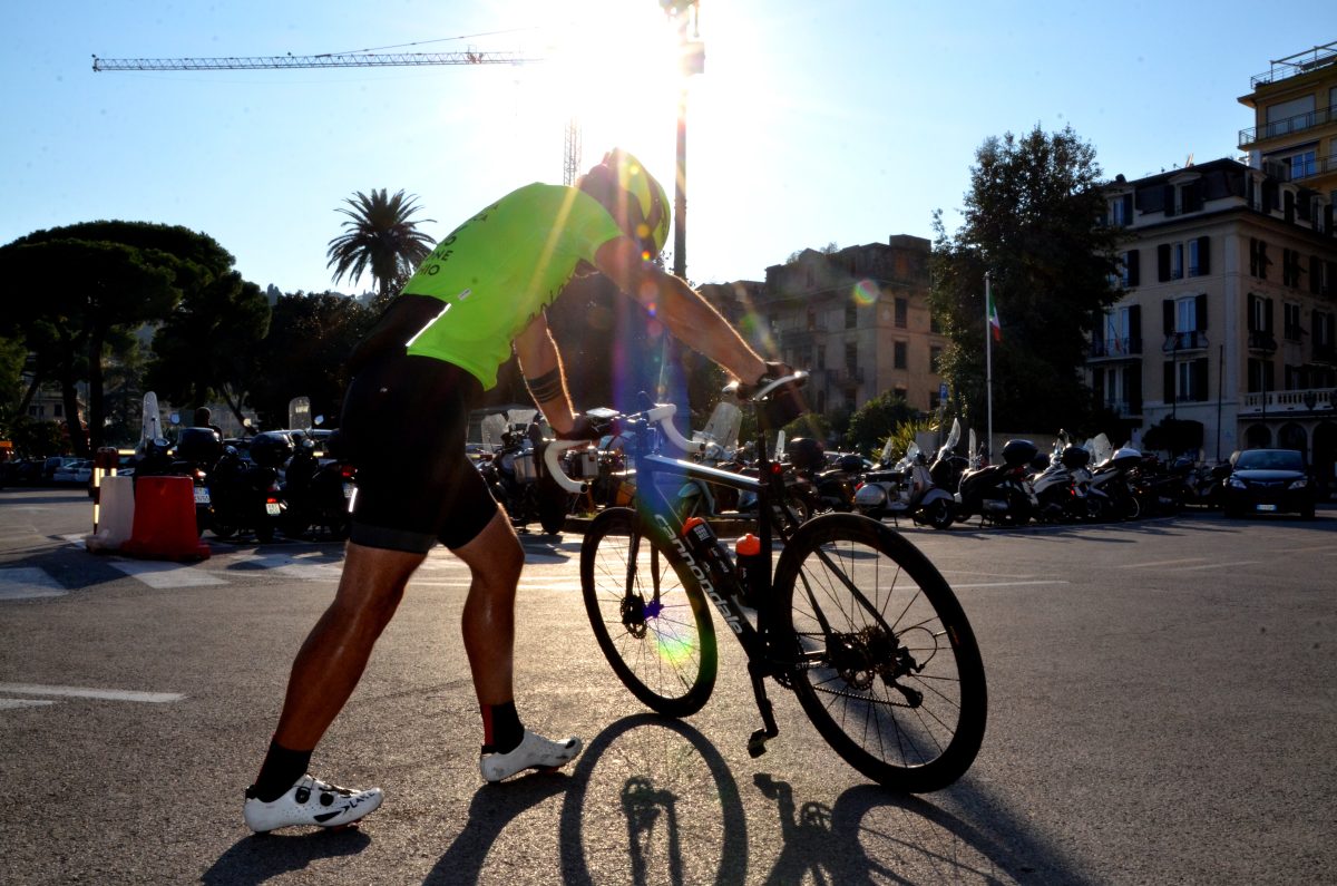 Galleria foto 'Un’impresa sui pedali per sostenere la sigaretta elettronica' - foto 40