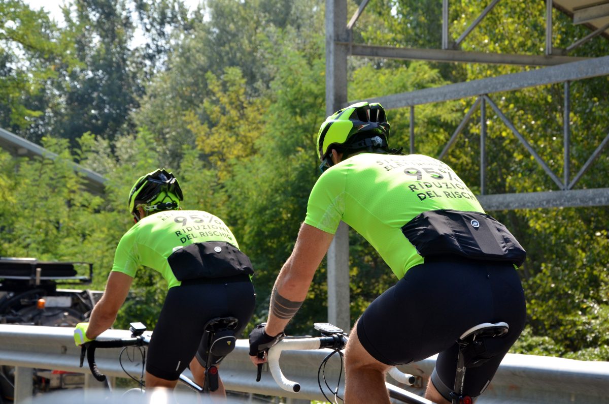 Galleria foto 'Un’impresa sui pedali per sostenere la sigaretta elettronica' - foto 34