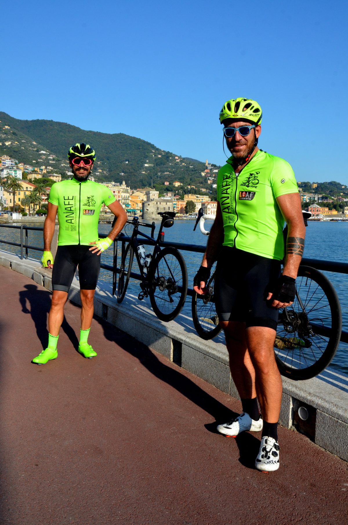 Galleria foto 'Un’impresa sui pedali per sostenere la sigaretta elettronica' - foto 51