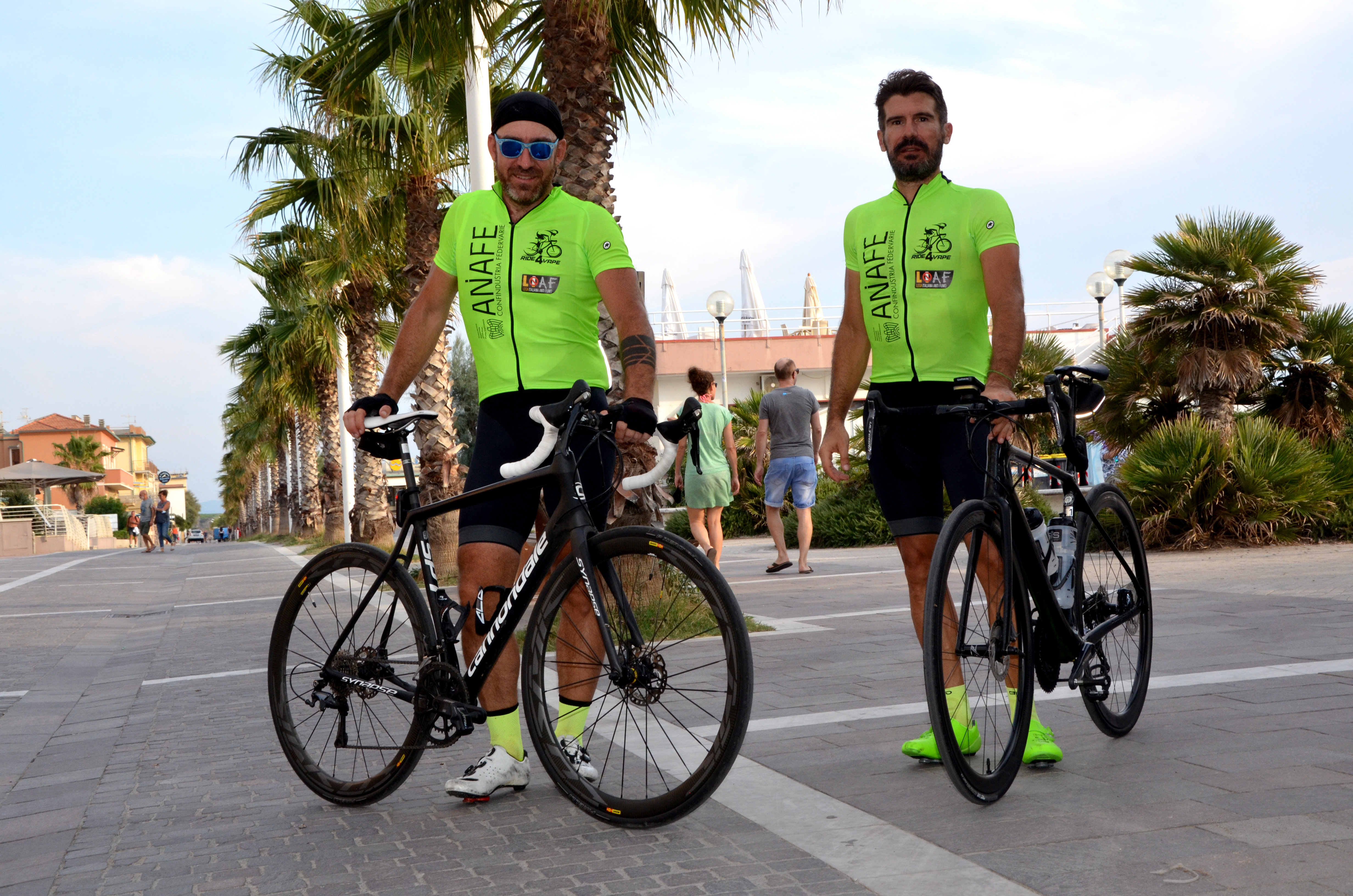 Un’impresa sui pedali per sostenere la sigaretta elettronica Un’impresa sui pedali per sostenere la sigaretta elettronica