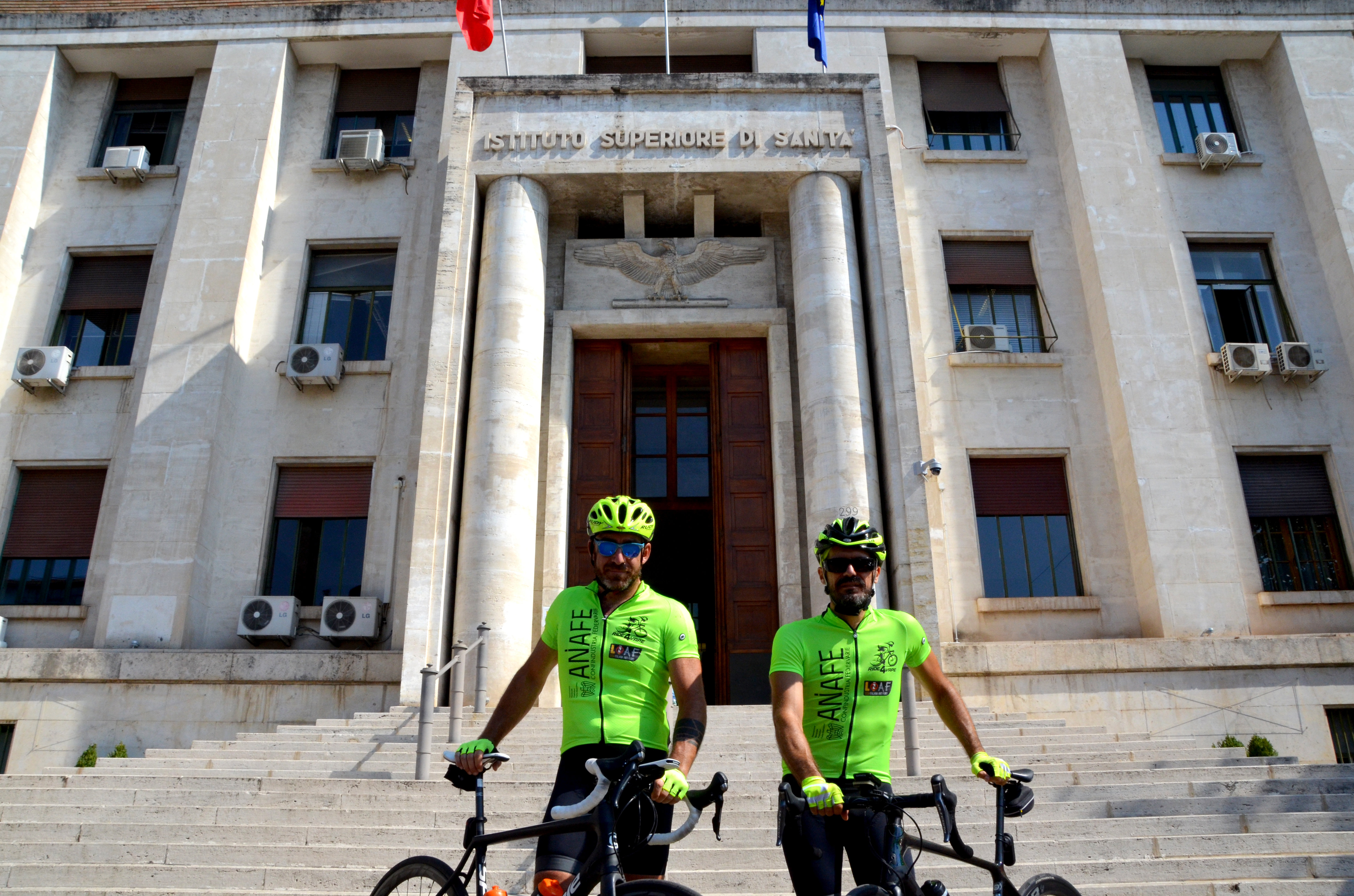 Un’impresa sui pedali per sostenere la sigaretta elettronica Un’impresa sui pedali per sostenere la sigaretta elettronica