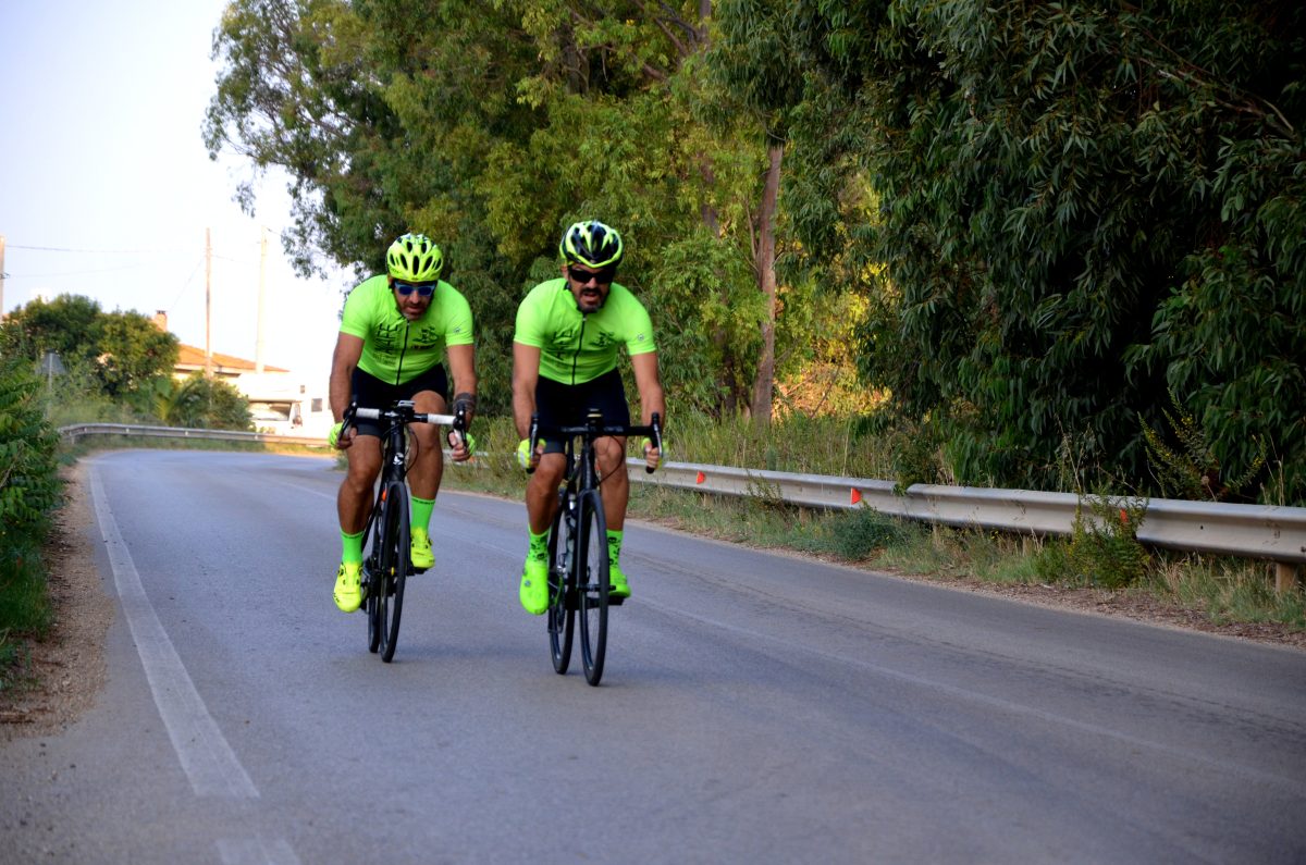 Galleria foto 'Un’impresa sui pedali per sostenere la sigaretta elettronica' - foto 16