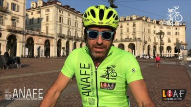 Un’impresa sui pedali per sostenere la sigaretta elettronica