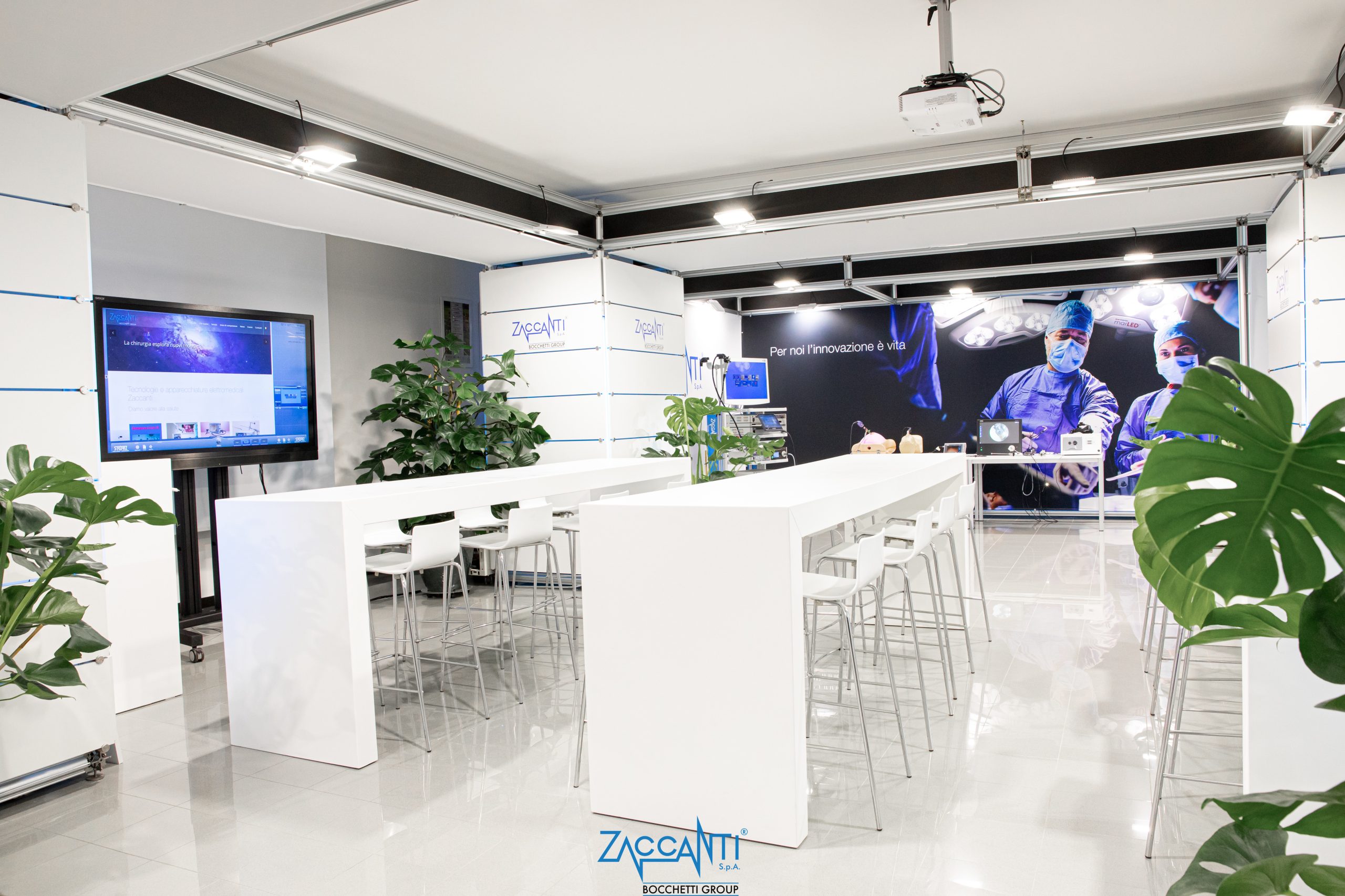 ARRIVA IN ITALIA VERSIUS, IL ROBOT CHE RIVOLUZIONA LA MICROCHIRURGIA