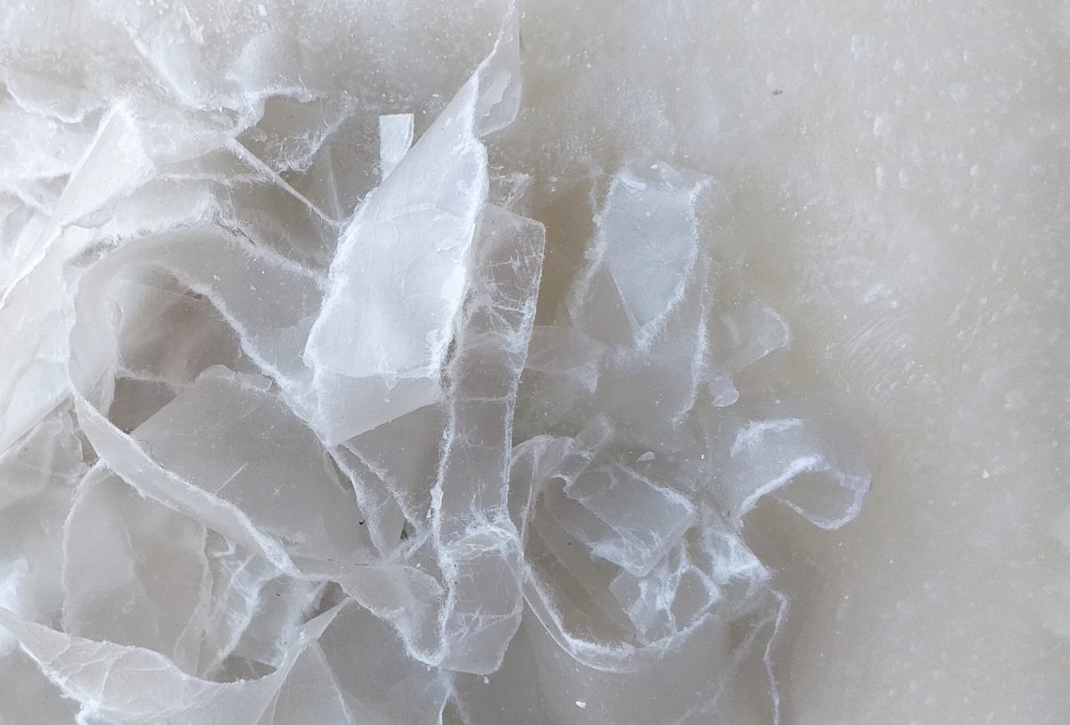 Galleria foto 'CARTE IN CHIOSTRO Strati d’animo, quando il visitatore diventa artista' - foto 2