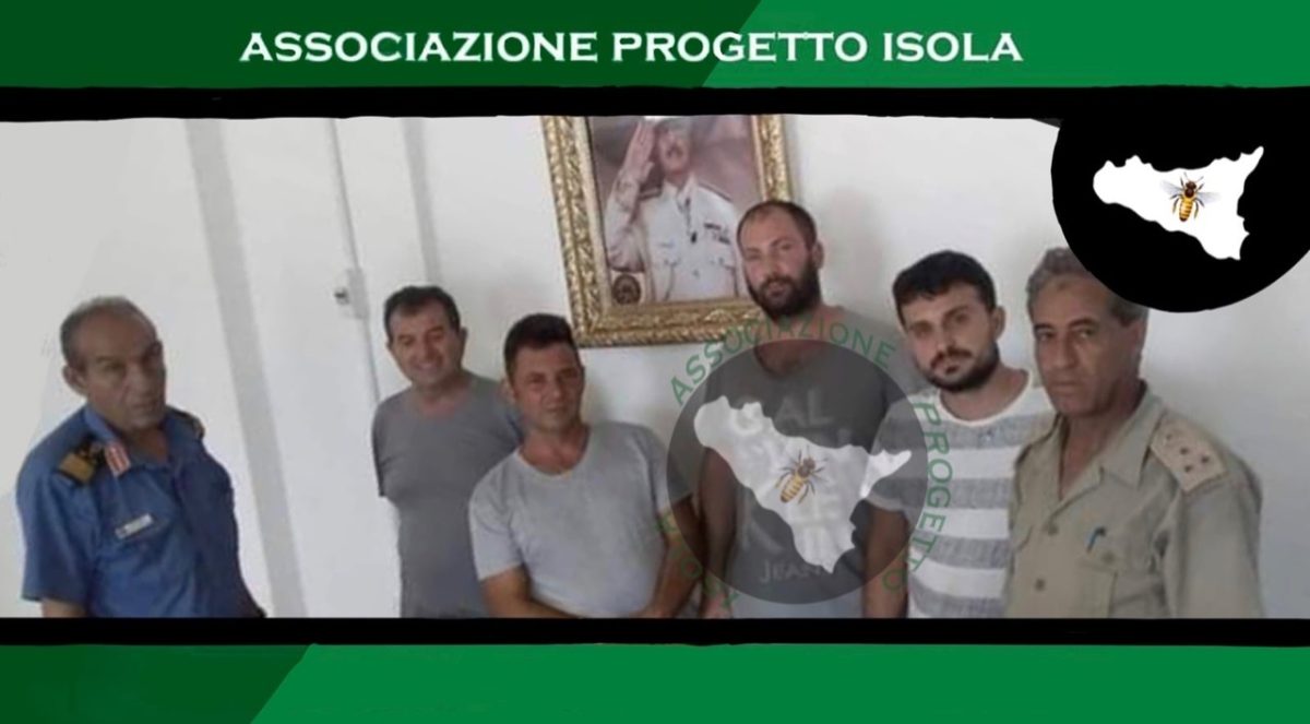 Galleria foto 'Ecco i volti dei nostri pescatori sequestrati in Libia' - foto 10