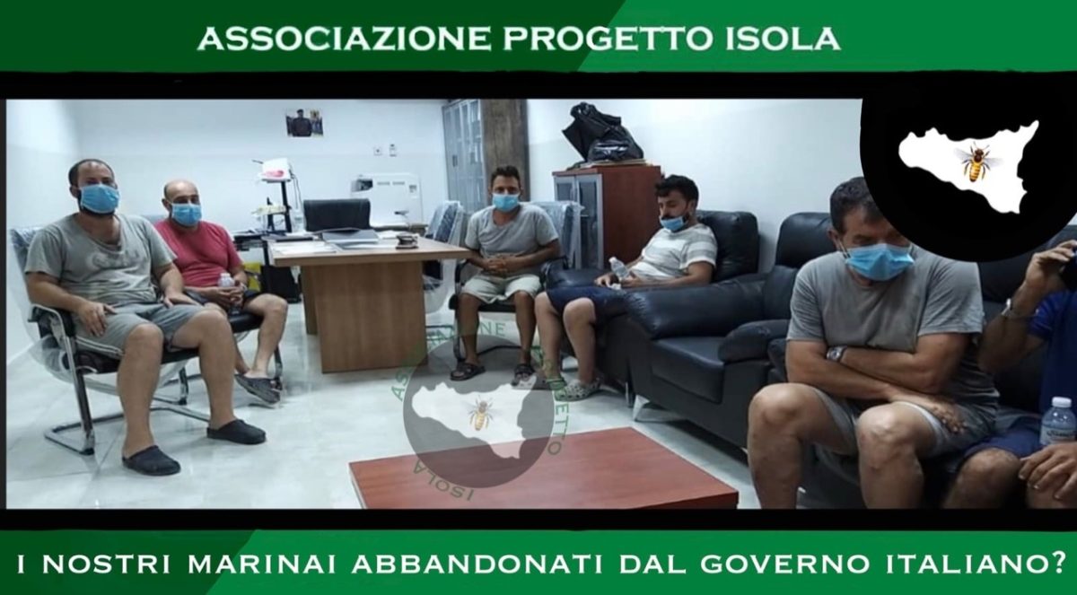 Galleria foto 'Ecco i volti dei nostri pescatori sequestrati in Libia' - foto 8