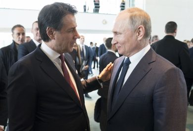 Conte sbugiardato da Putin sul caso Navalny