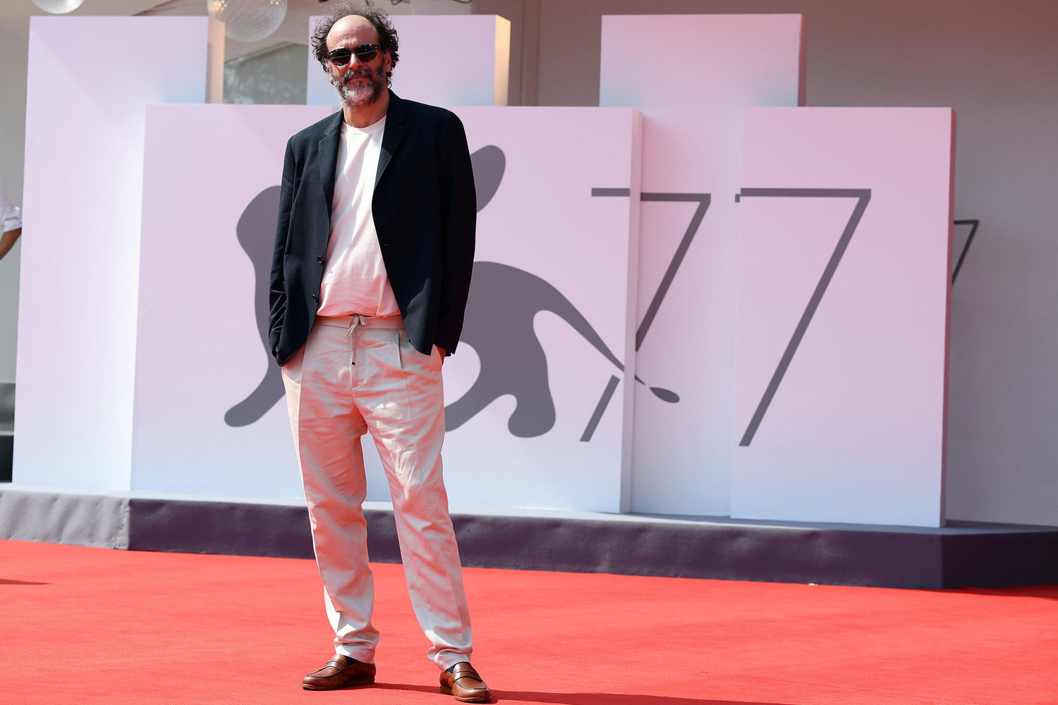 A Venezia Luca Guadagnino racconta Salvatore Ferragamo, esempio e sprone per una rinascita post-Covid A Venezia Luca Guadagnino racconta Salvatore Ferragamo, esempio e sprone per una rinascita post-Covid