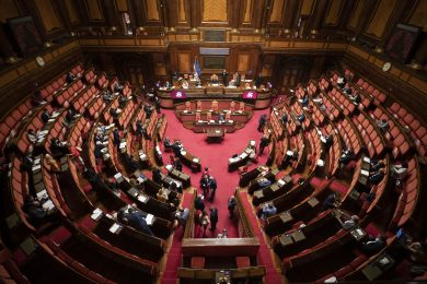 Sul taglio dei Parlamentari c’è anche l’opzione astensione