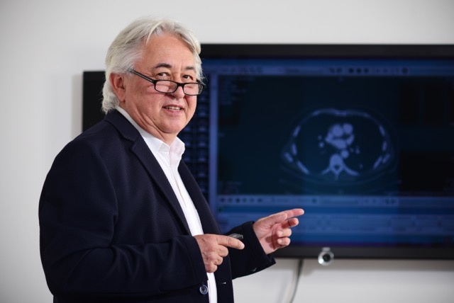 Il piano terapeutico tedesco che prescrive l’idrossiclorochina