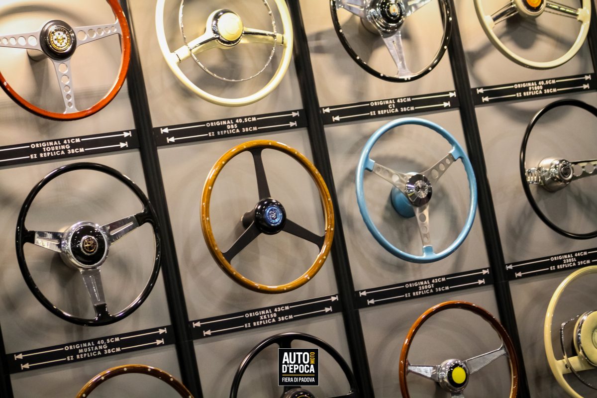 Galleria foto 'Tutti pazzi per le auto d’epoca, per passione e per denaro' - foto 5