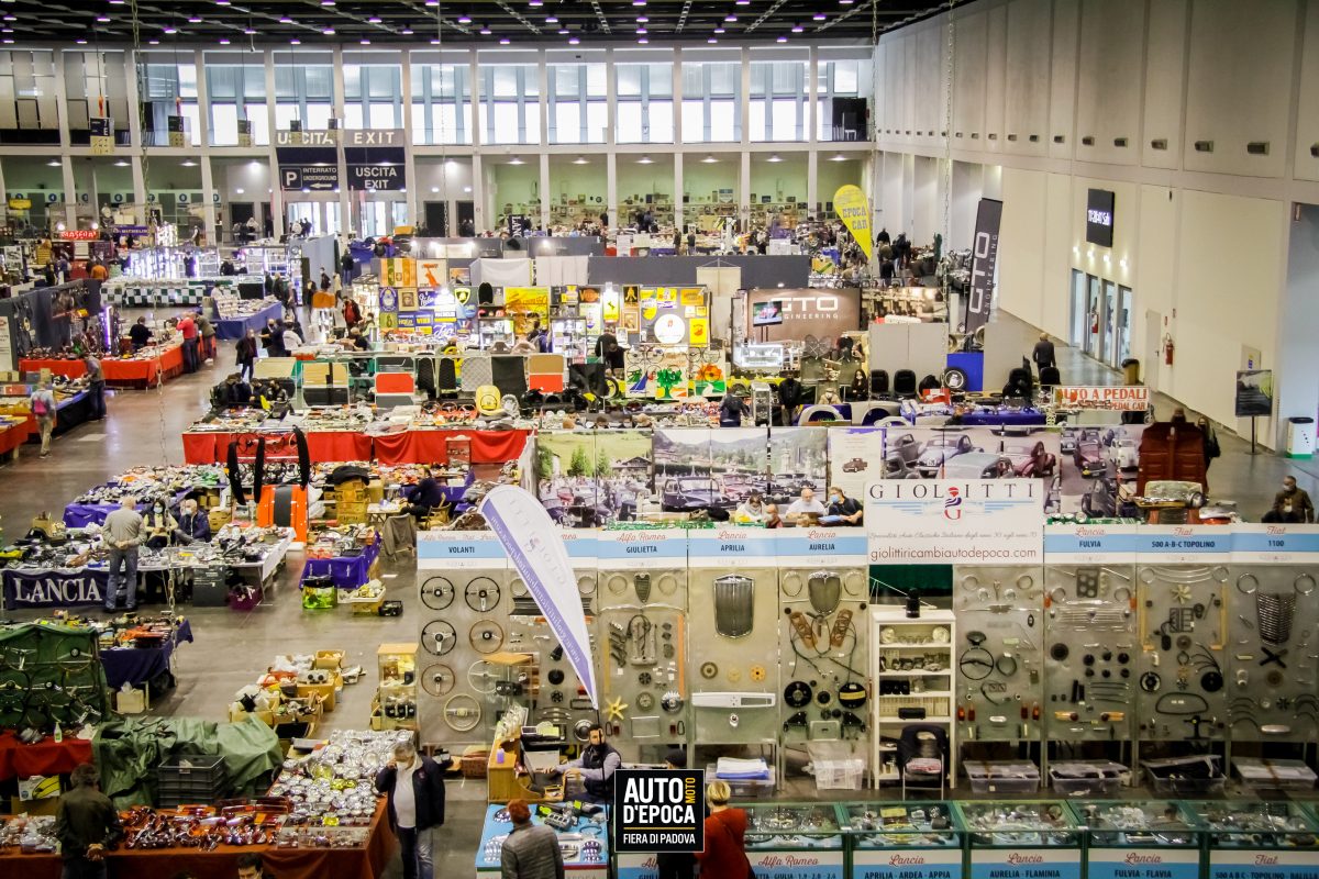 Galleria foto 'Tutti pazzi per le auto d’epoca, per passione e per denaro' - foto 6