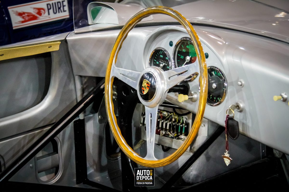 Galleria foto 'Tutti pazzi per le auto d’epoca, per passione e per denaro' - foto 9