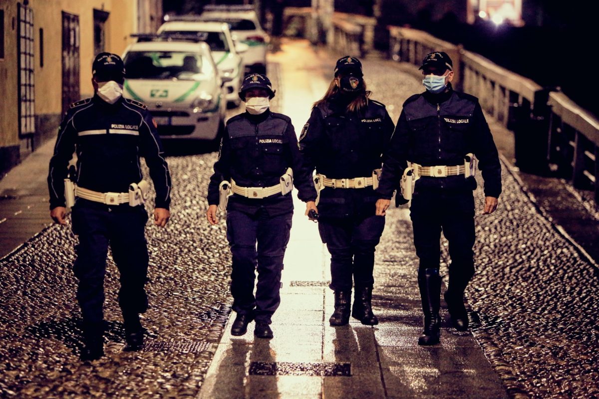 Galleria foto 'LA MILANO SPENTA DAL COPRIFUOCO' - foto 3