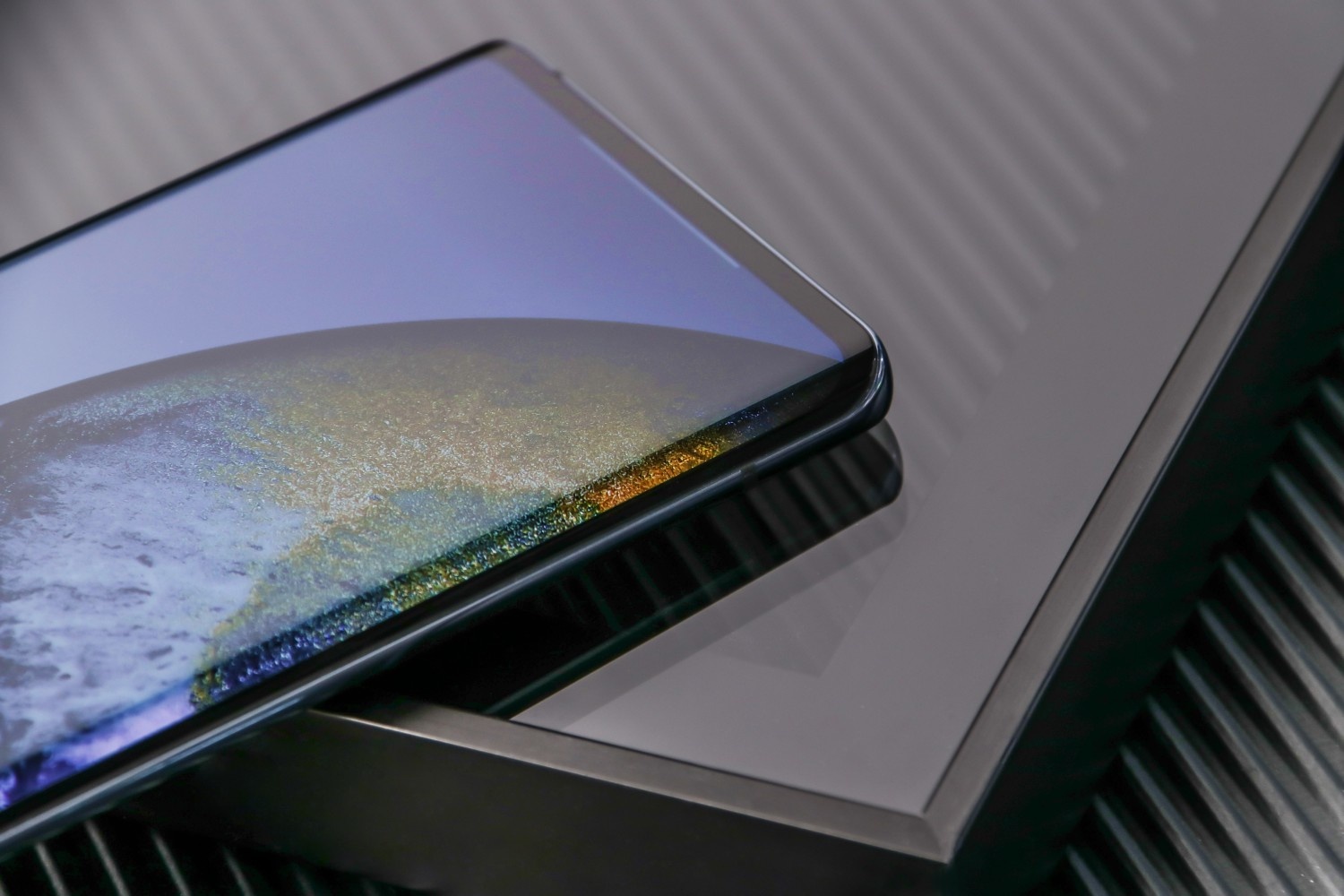 Vivo arriva in Italia. Ecco il primo smartphone, X51 5G, campione nei video