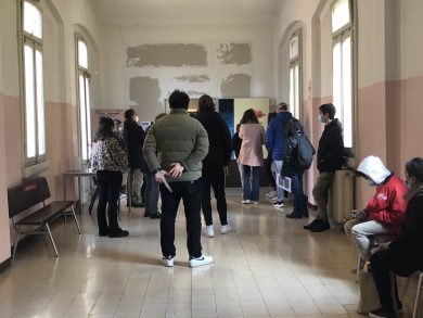 Altro che arieggiare: al Policlinico di Milano le finestre sono bloccate