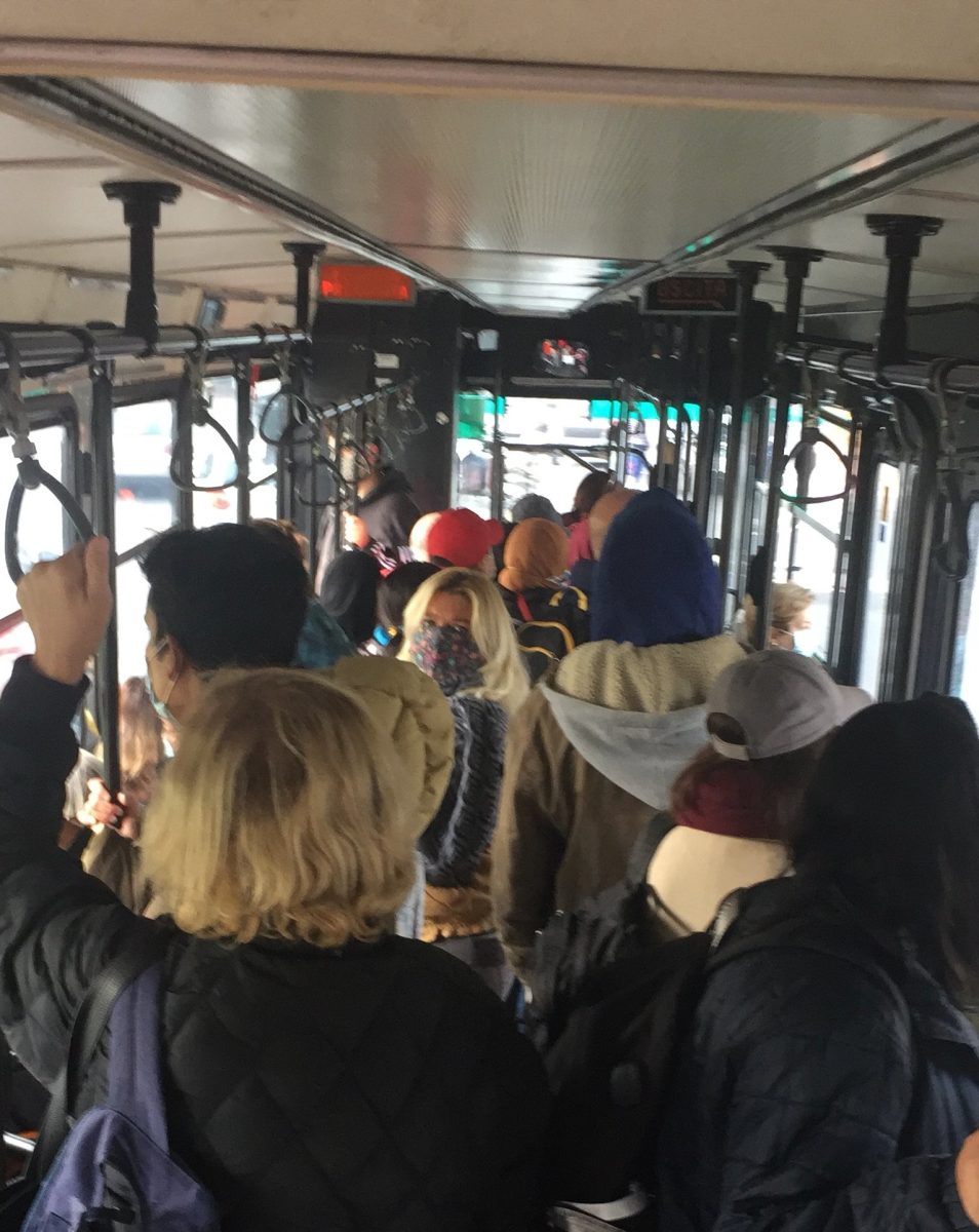 La folla in metropolitana a Milano malgrado il Covid La folla in metropolitana a Milano malgrado il Covid