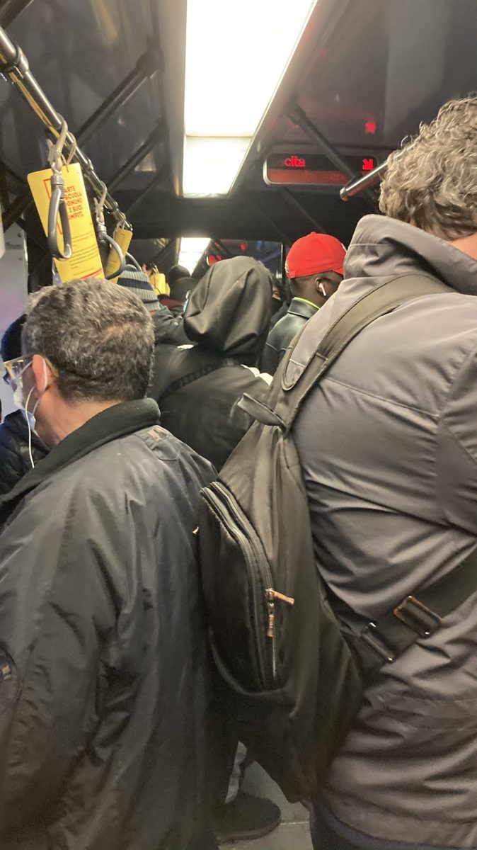 La folla in metropolitana a Milano malgrado il Covid La folla in metropolitana a Milano malgrado il Covid