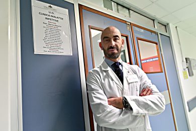 Bassetti: «Rispetto a febbraio oggi possiamo combattere meglio il Covid»