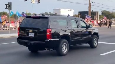 USA, Trump esce dall’ospedale e saluta i fan | video
