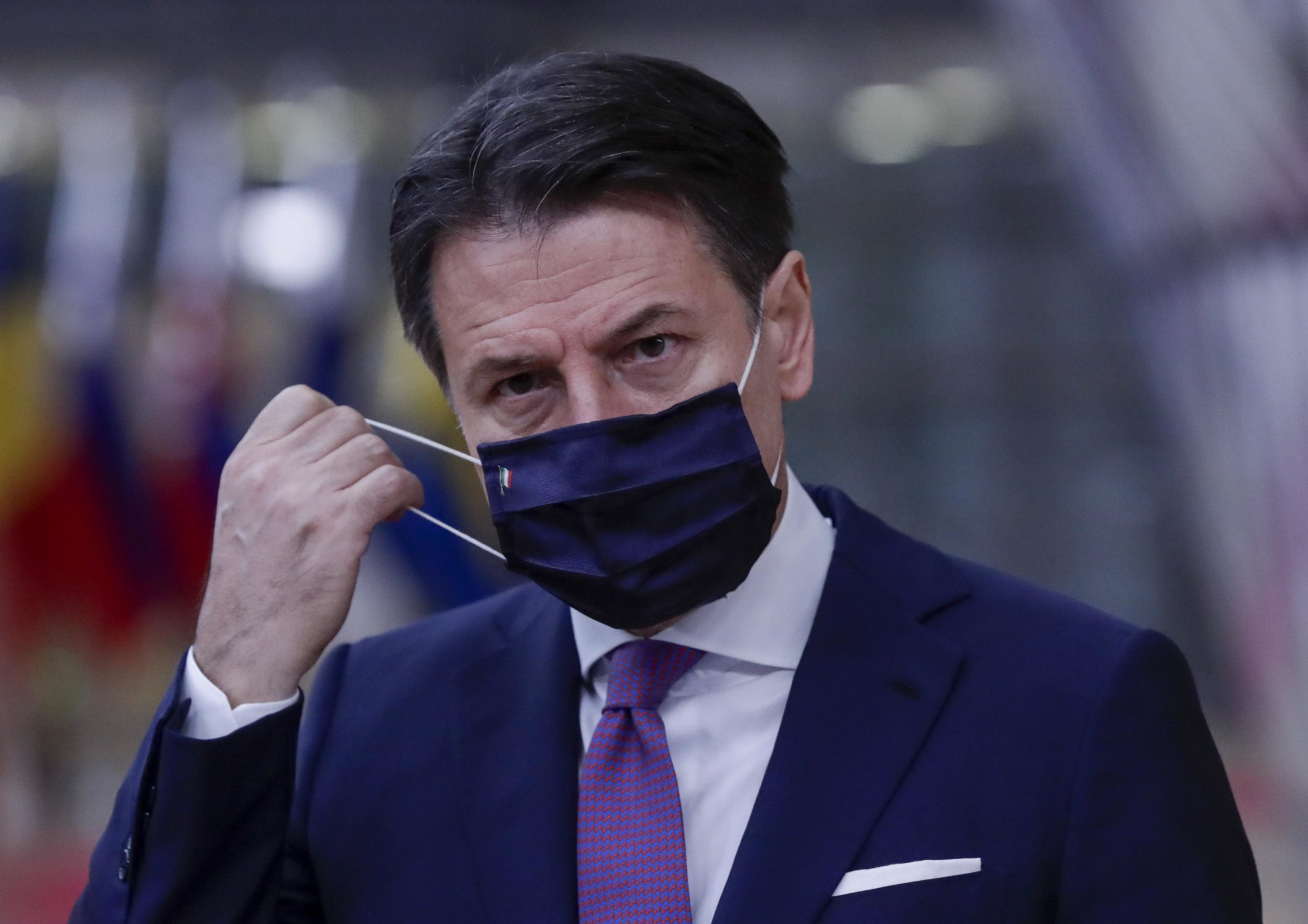 Conte si blinda a Palazzo Chigi con il prolungamento dello Stato d’Emergenza Conte si blinda a Palazzo Chigi con il prolungamento dello Stato d’Emergenza