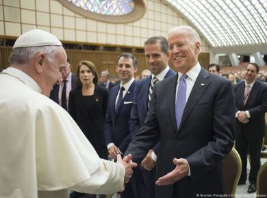 Papa Francesco e Biden; torna il sereno tra Vaticano ed Usa