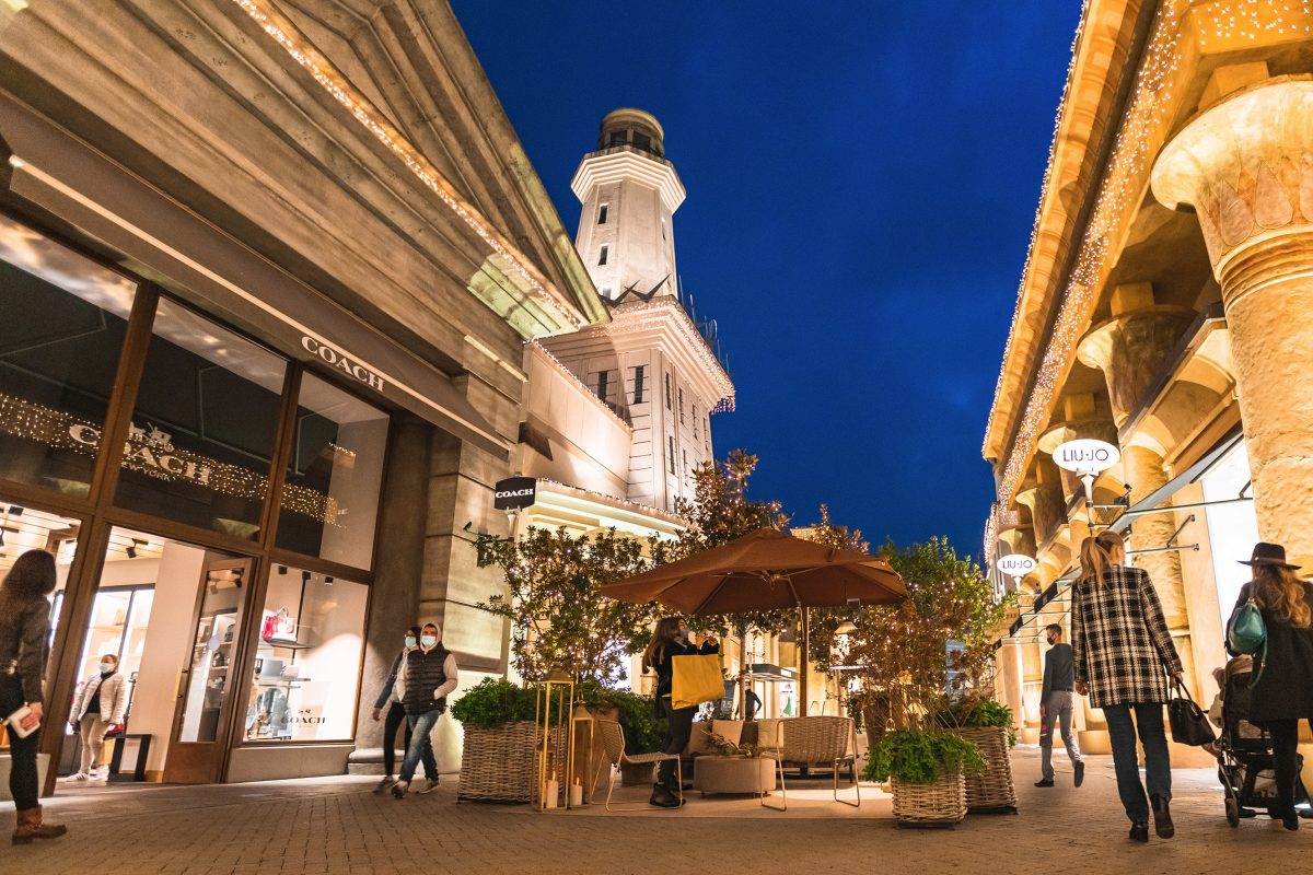 Galleria foto 'Spese al Villaggio della Moda senza andarci, si può con il Virtual Shopping' - foto 4