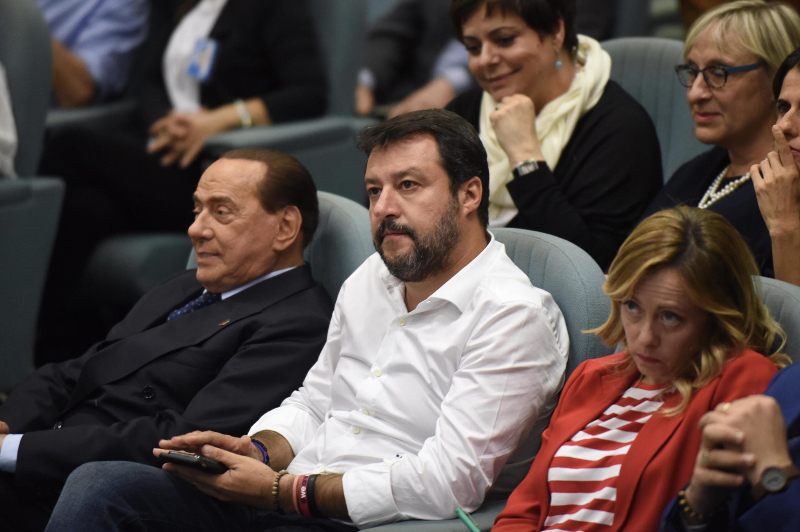 Il centro destra fa crac