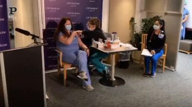 Covid-19, Washington parte con le vaccinazioni: 62mila dosi in arrivo | video