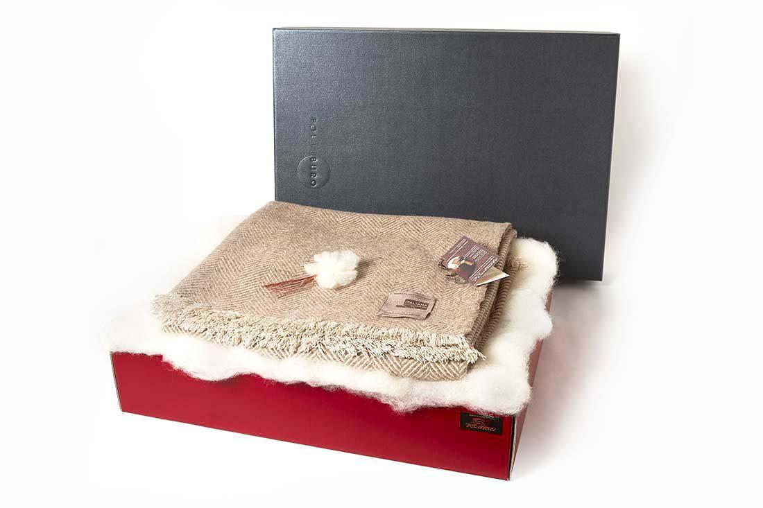 Bottoli crea la prima coperta antibatterica. Con lana e fili di rame