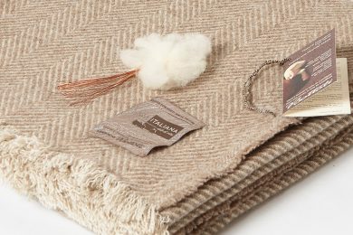 Bottoli crea la prima coperta antibatterica. Con lana e fili di rame