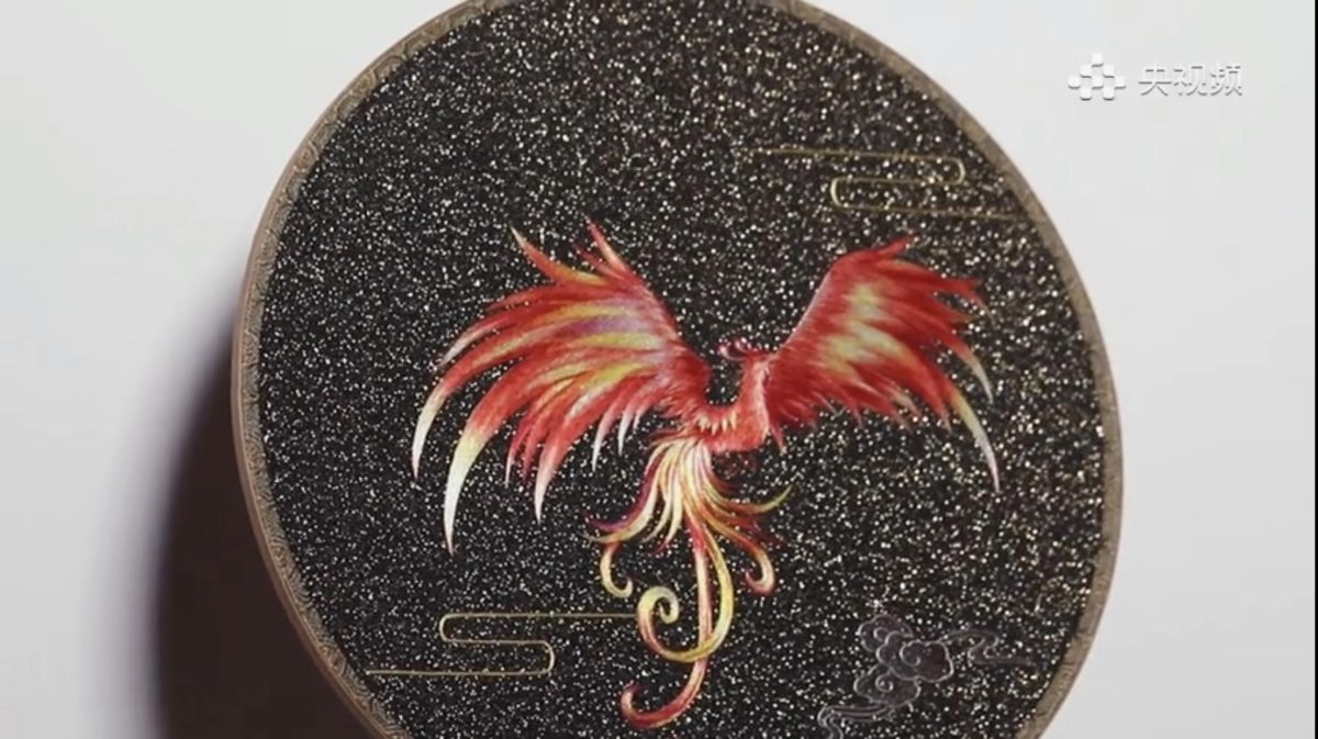 Galleria foto 'Il ricamatore Zhang Xue: fantasia di luci e ombre con ago e filo' - foto 4