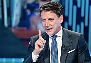 Conte ci chiude in casa a Natale per i suoi errori e non chiede scusa