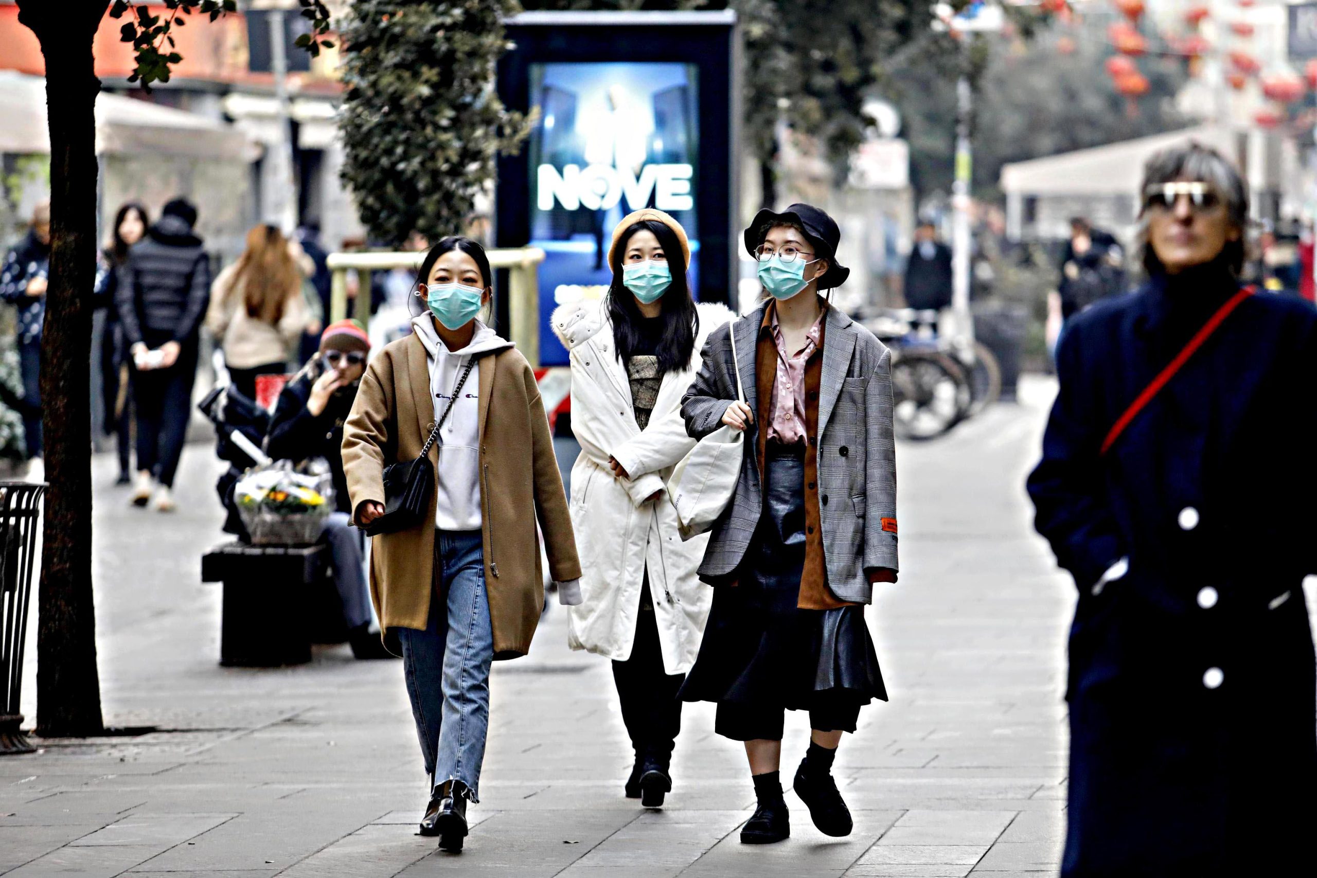 Lo strano caso dei cinesi d’Italia che non prendono il Covid