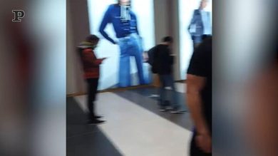Code e assembramenti da Primark a Roma, alla faccia del Covid | video