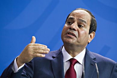 Salafiti e Al Sisi a braccetto. Fratelli Mussulmani all’angolo