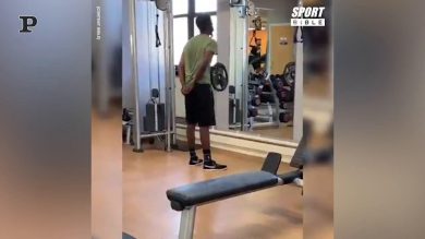 Esercizi da non fare in palestra (quando riapriranno) o a casa: l’allenamento del collo | video