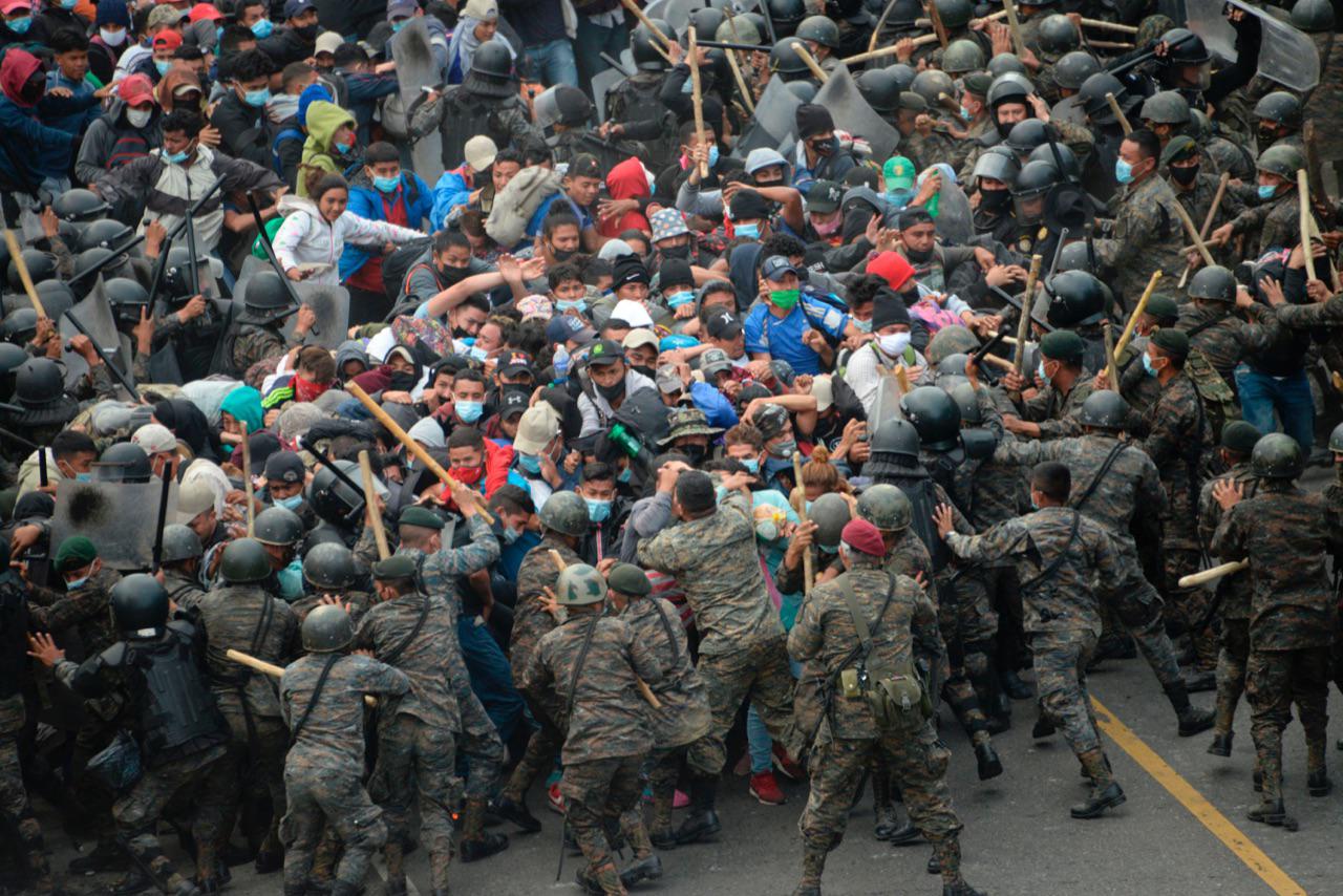 Le immagini della carovana dei migranti dall’Honduras verso gli Usa