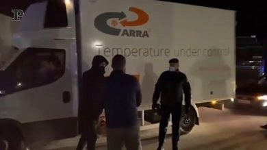 Vaccino Moderna, i vaccini scortano le dosi a Roma | video