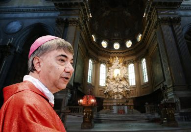 Don Mimmo, un prete di strada arcivescovo di Napoli