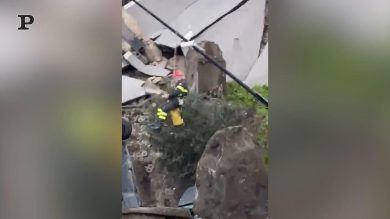 Napoli, voragine si apre nel parcheggio dell’Ospedale del Mare | video