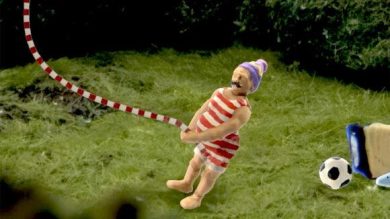 Attente Donne! Sta arrivando “Dillermand”, il supereroe superdotato