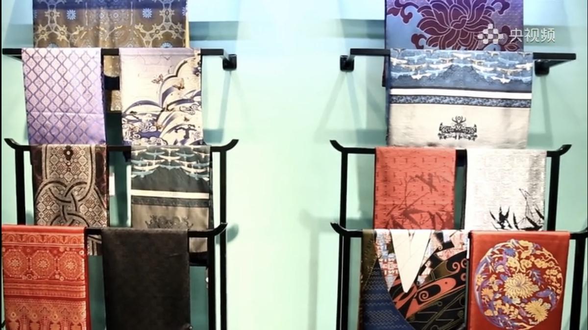 Qian Xiaoping: l’erede della tecnica di sericoltura che ha fatto rivivere il broccato Song Qian Xiaoping: l’erede della tecnica di sericoltura che ha fatto rivivere il broccato Song