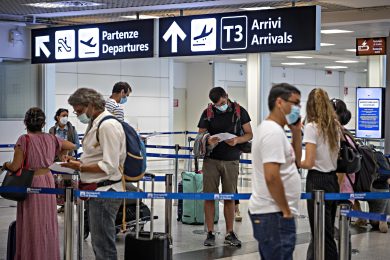 Per volare e viaggiare serve il vaccino