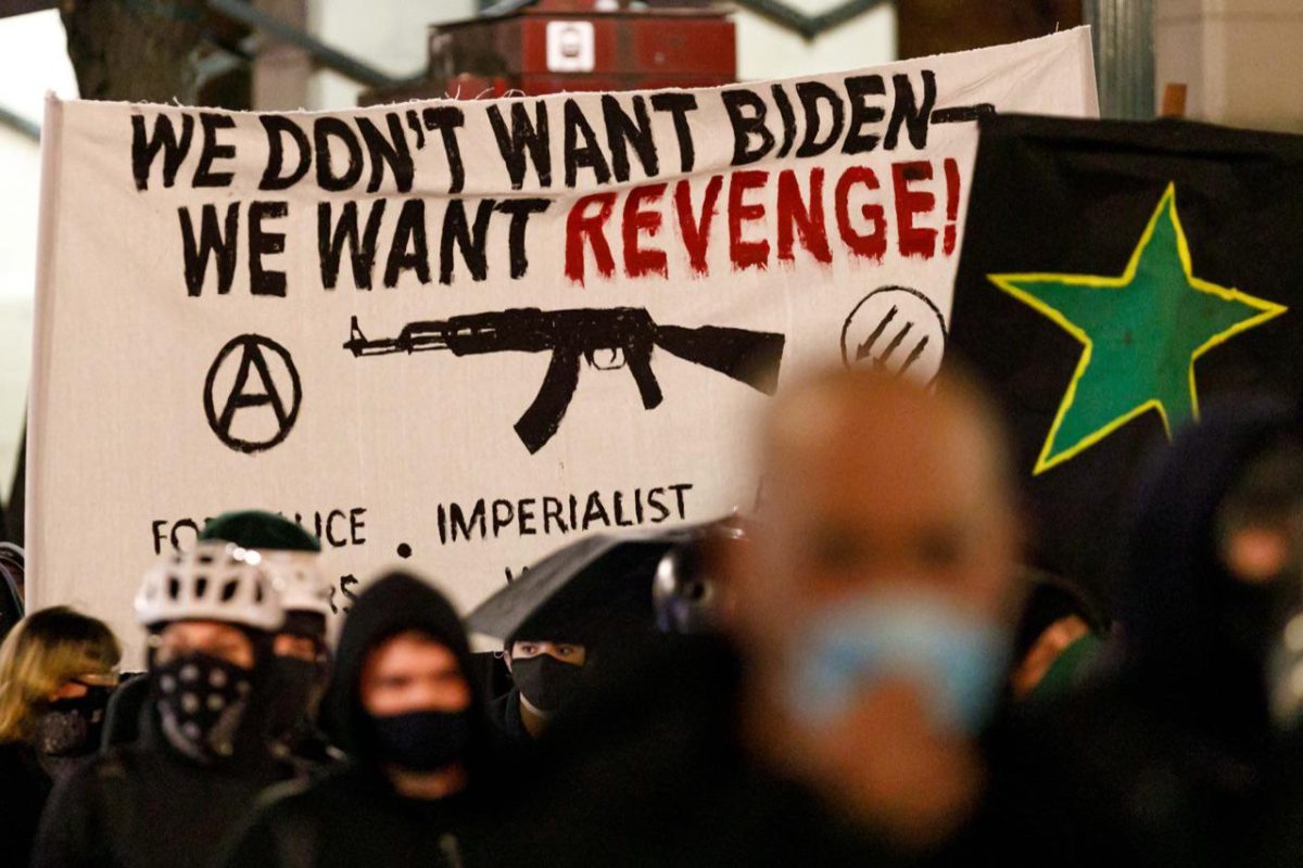 Galleria foto 'I Clown Bloc che fanno paura all’America' - foto 5