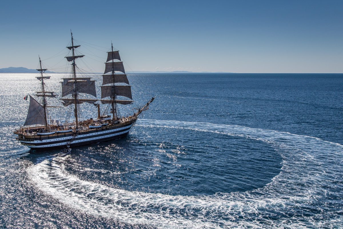Galleria foto 'La nave Amerigo Vespucci ha 90 anni (foto e video)' - foto 2