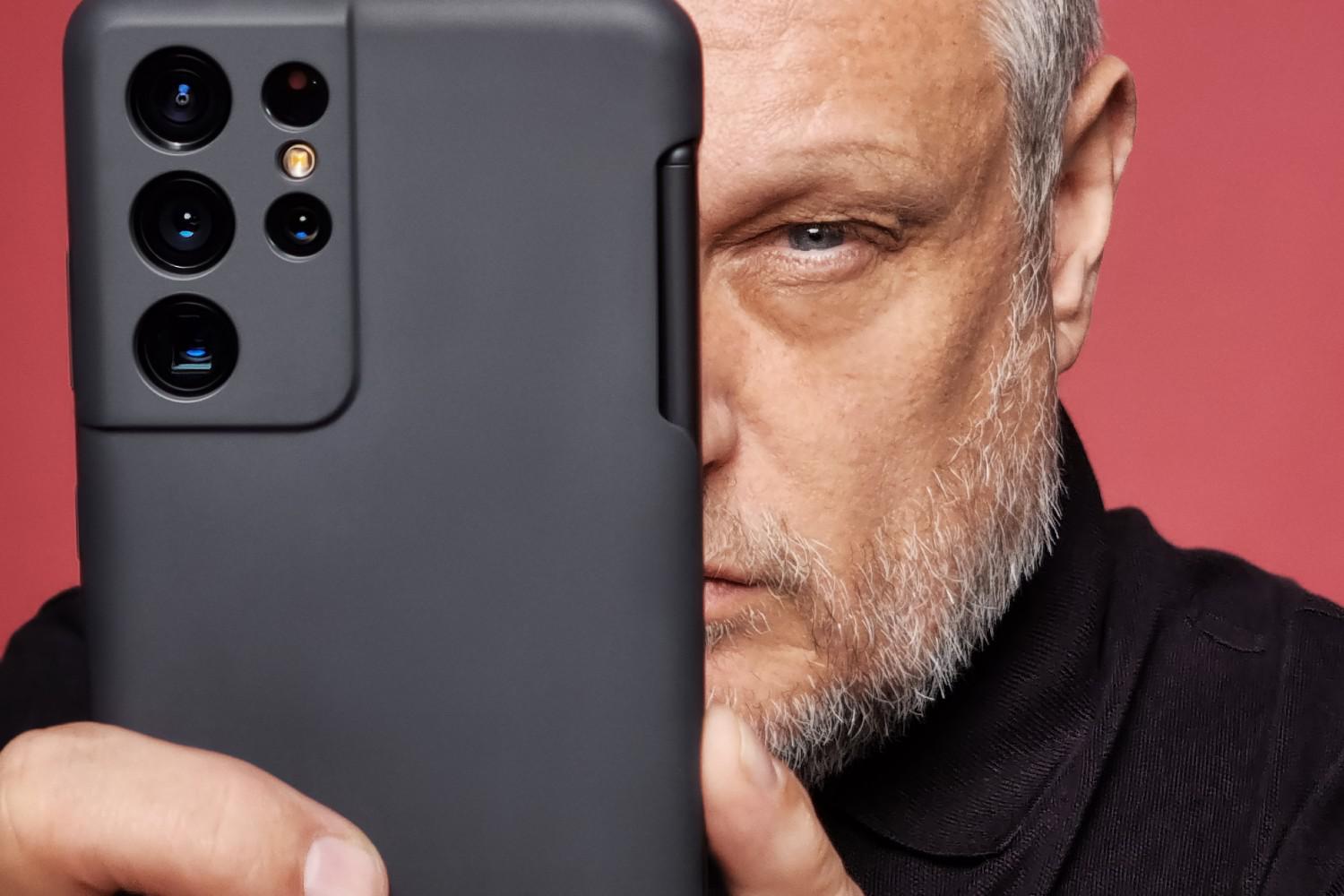 Scatto, dunque sono. Il trionfo dell’immagine nella «photo society» Scatto, dunque sono. Il trionfo dell’immagine nella «photo society»